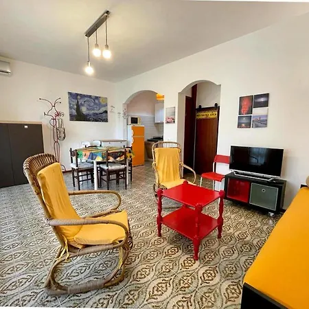 Villa Vintage-modern Gem With Private Garden *